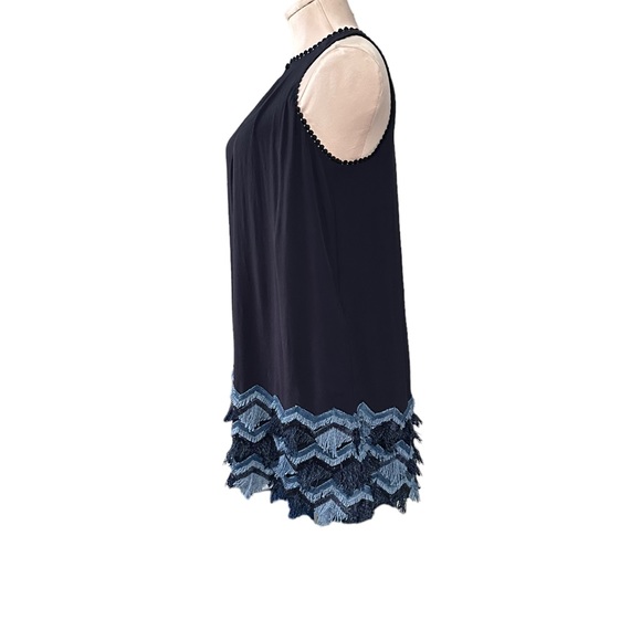 Maeve -Anthropologie gorgeous navy blue dress in size 0. Beautiful detailing - Picture 7 of 16